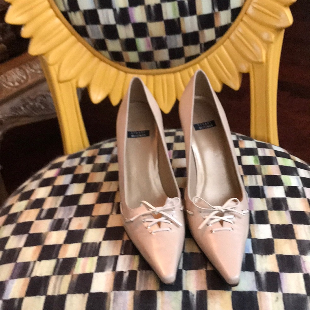 Stuart Weitzman Tan Leather Pumps with Bow!
